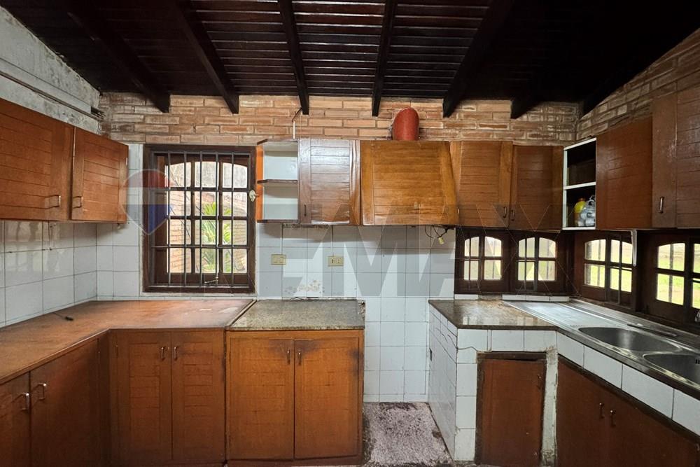 Terreno — 4 dorm. — Lambaré — 5/5