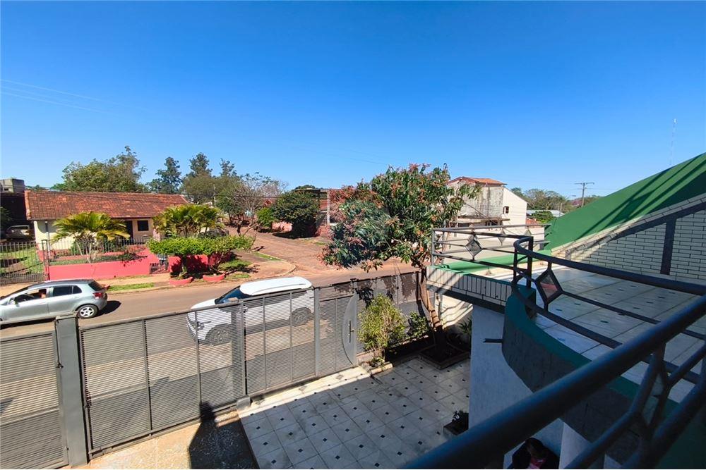 Casa — 4 dorm. — Encarnación — 4/5