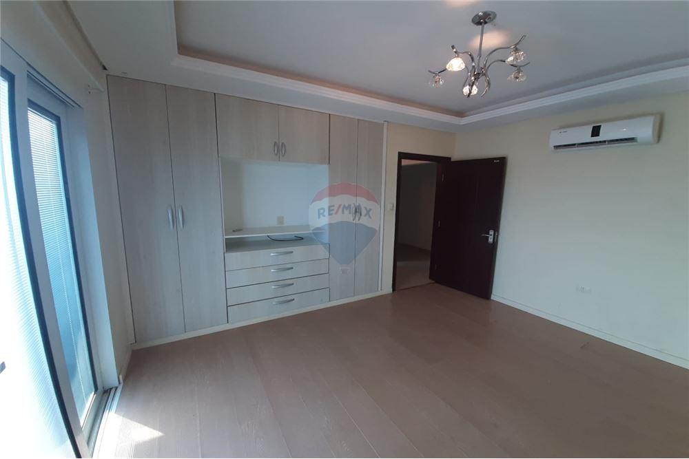 Departamento — 3 dorm. — Encarnación — 5/5