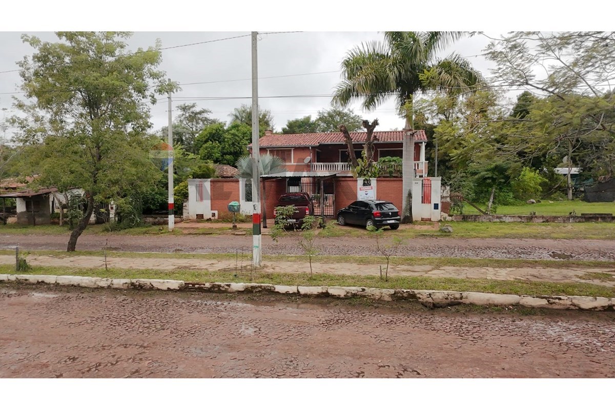 Casa — 3 dorm. — Aregua — 5/5