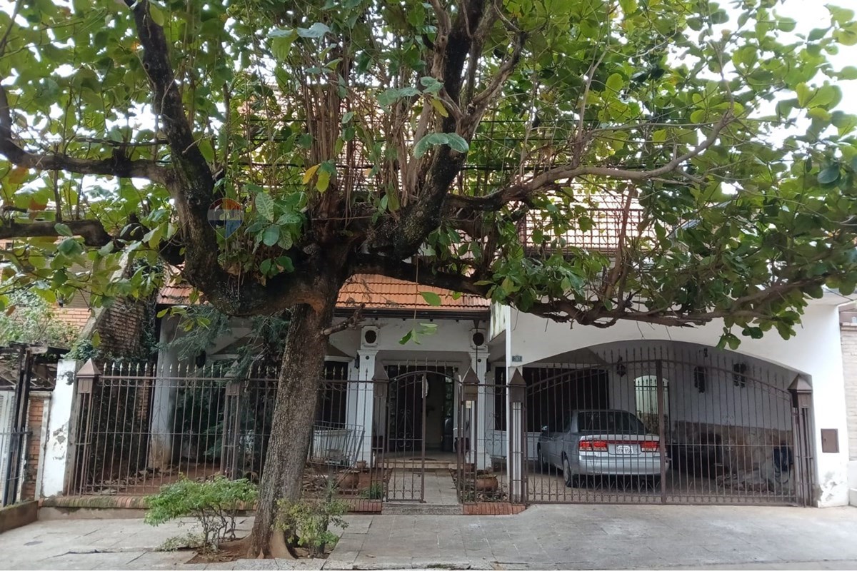Casa — 8 dorm. — Felicidad — 1/5