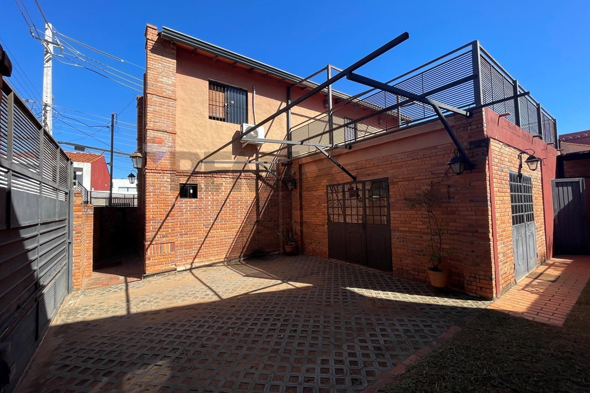 Duplex — 3 dorm. — Luque — 1/5
