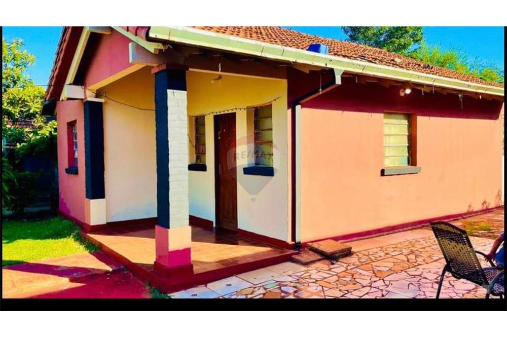 Casa — 2 dorm. — Encarnación — 2/5