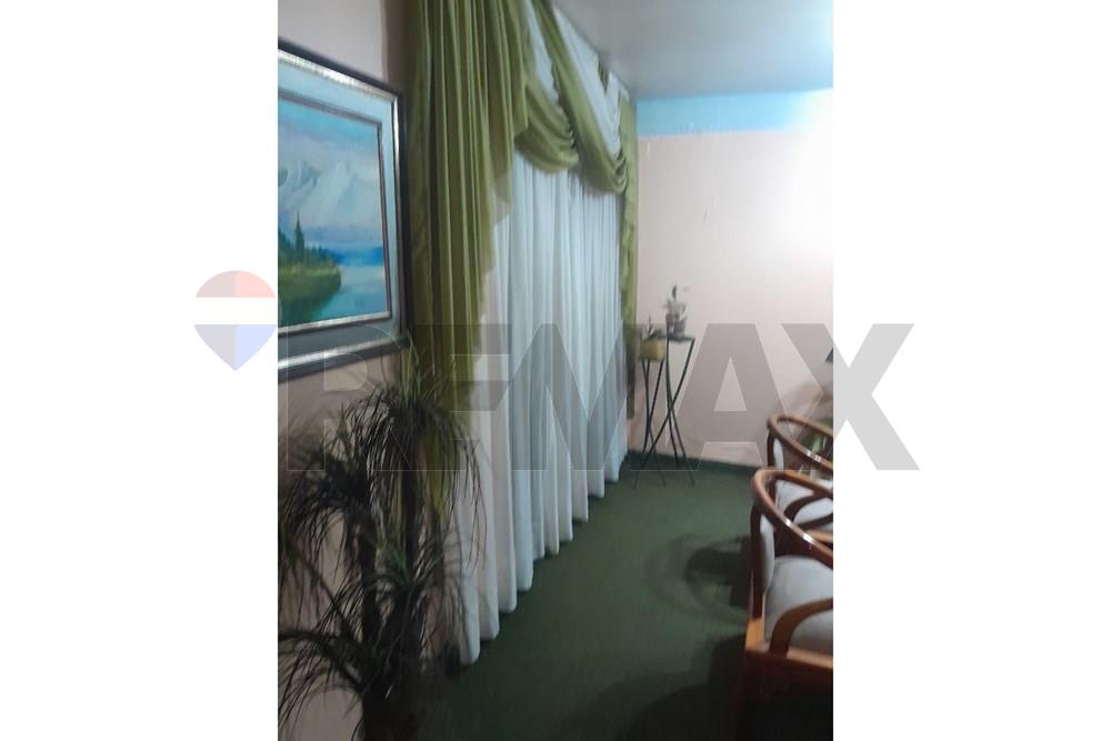 Casa — 4 dorm. — Encarnación — 4/5