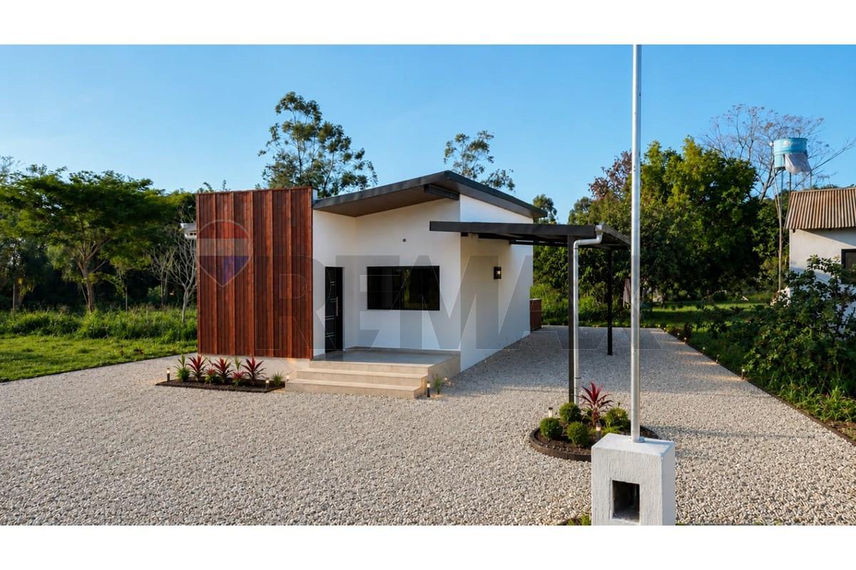 Casa — 2 dorm. — San Juan Del Paraná — 1/5