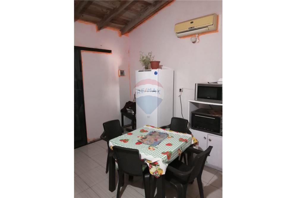 Casa — 4 dorm. — Encarnación — 4/5