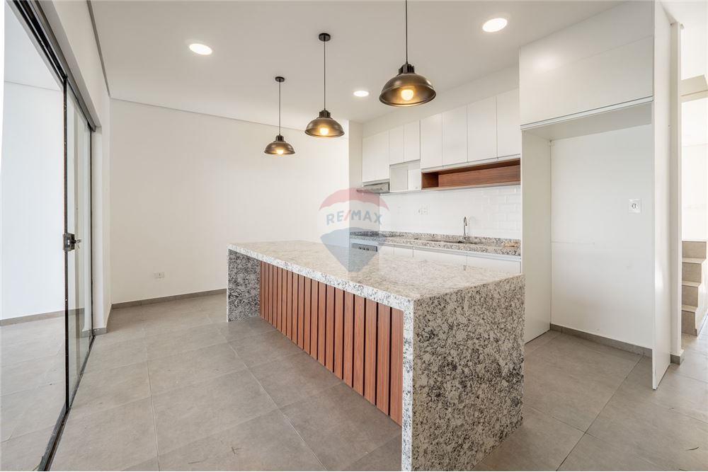 Duplex — 3 dorm. — Loma Merlo — 2/4