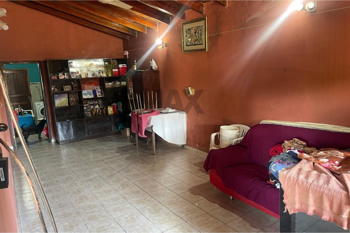 Casa — 2 dorm. — Colón — 4/5