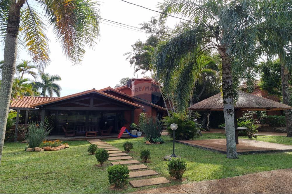 Casa — 4 dorm. — Encarnación — 1/5