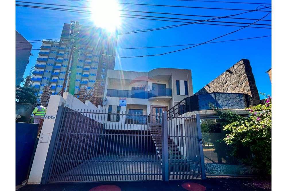 Casa — 7 dorm. — Encarnación — 2/5