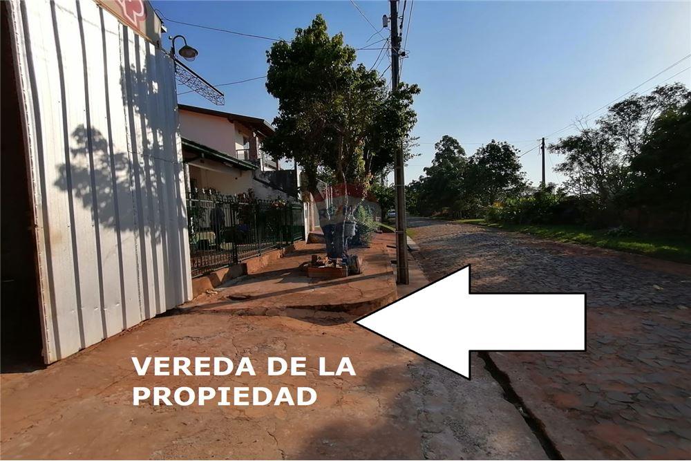 Casa — 2 dorm. — Encarnación — 4/5