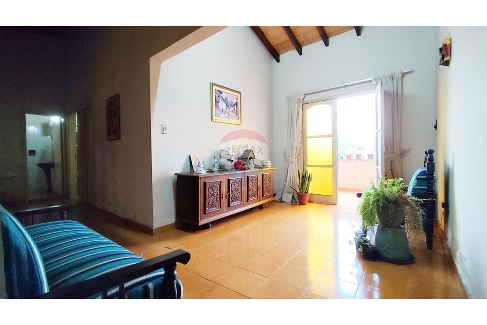 Casa — 4 dorm. — Fernando De La Mora — 2/5
