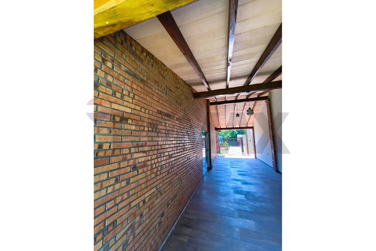 Casa — 3 dorm. — Julián Augusto Saldivar — 2/5