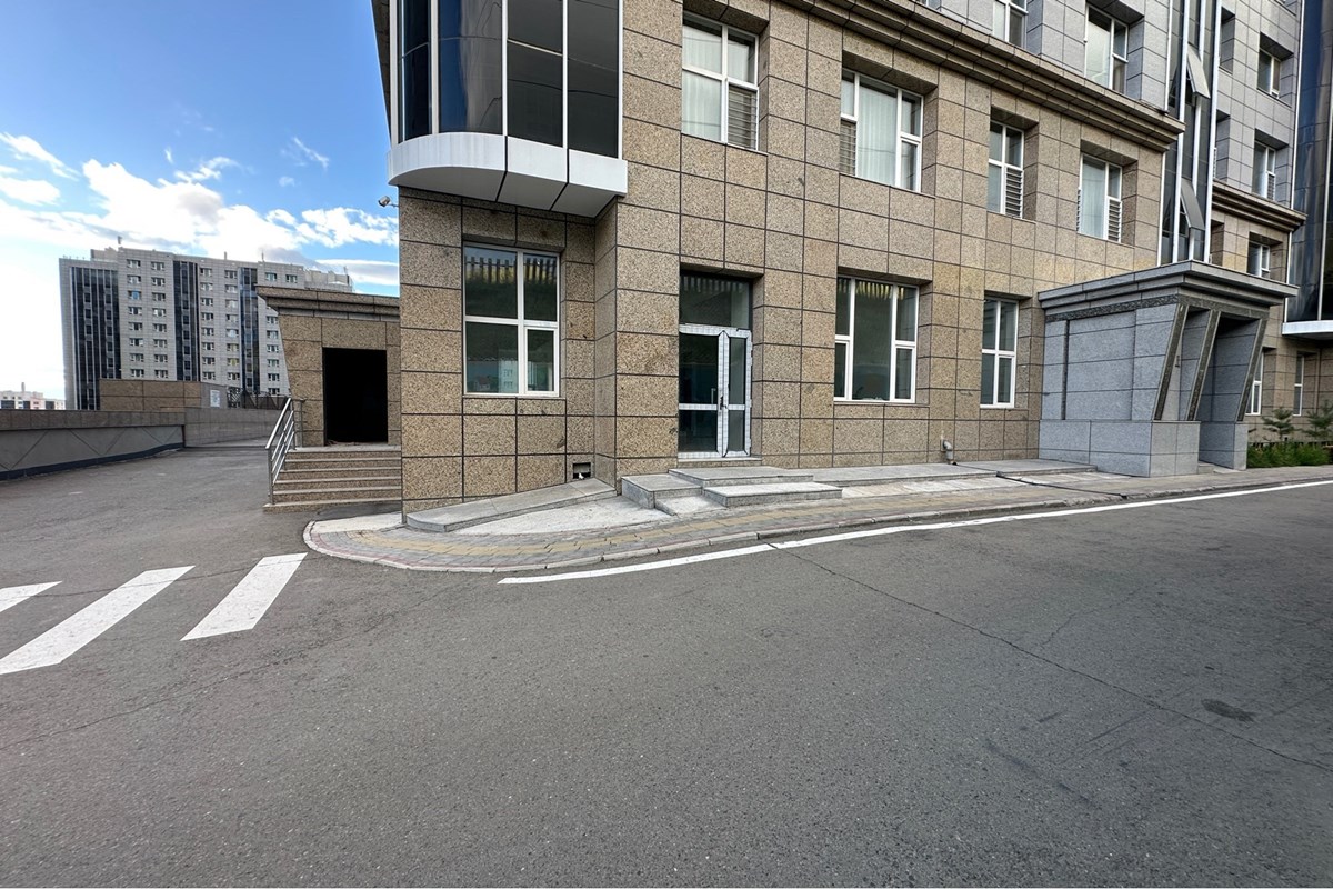 134m² retail space for sale — 10
