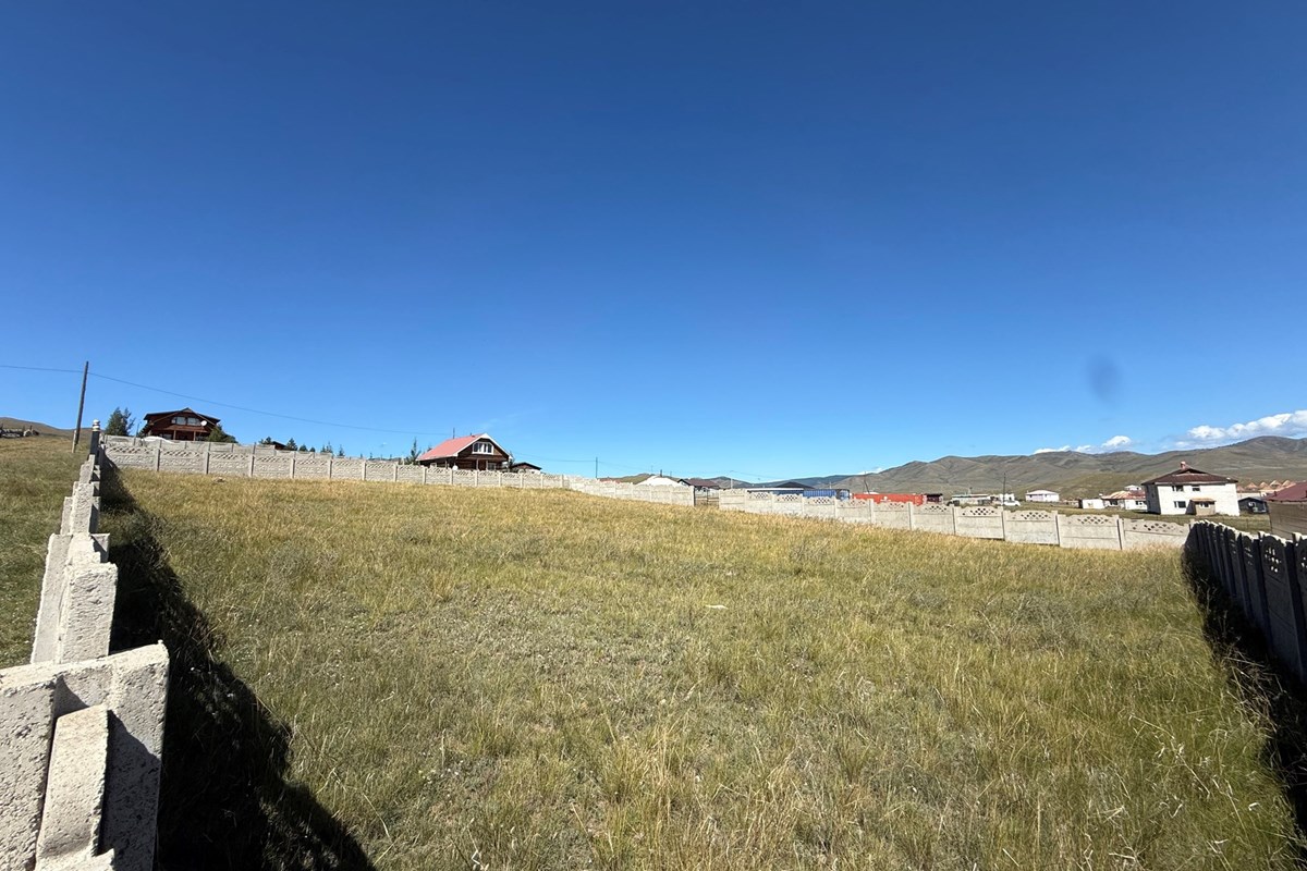 1200m² land for sale — 2