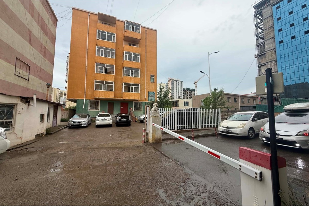 БЗД-ийн нэгдсэн эмнэлгийн ард үйлчилгээний талбай