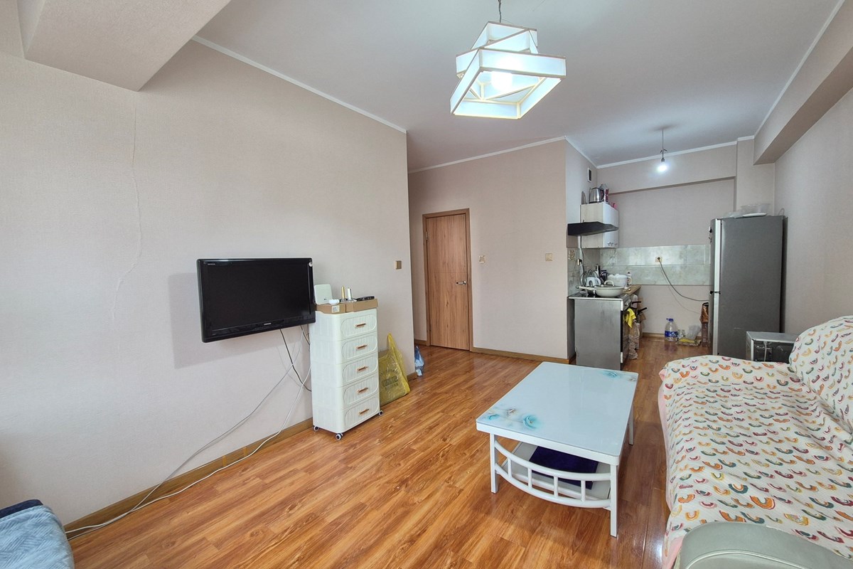 48.83m² retail space for sale — 10