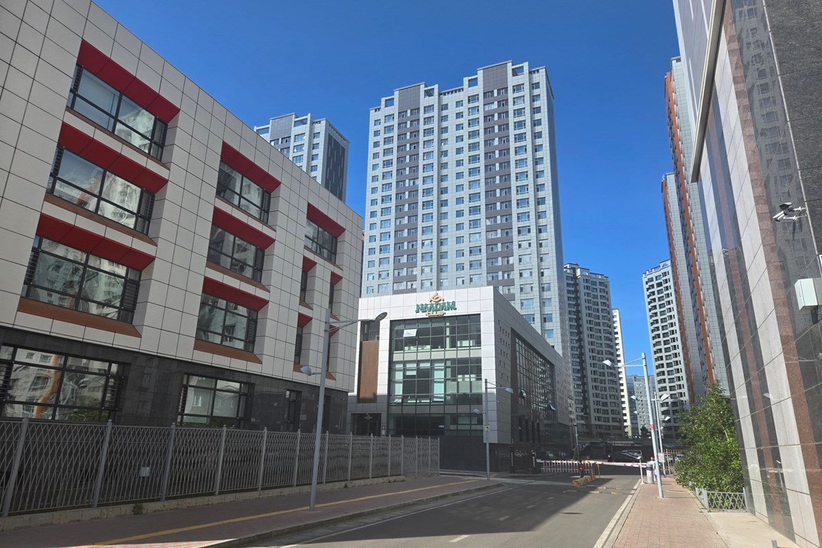 "Luxurious 3-Bed in Хан-Уул, Хүннү 2222 Complex"