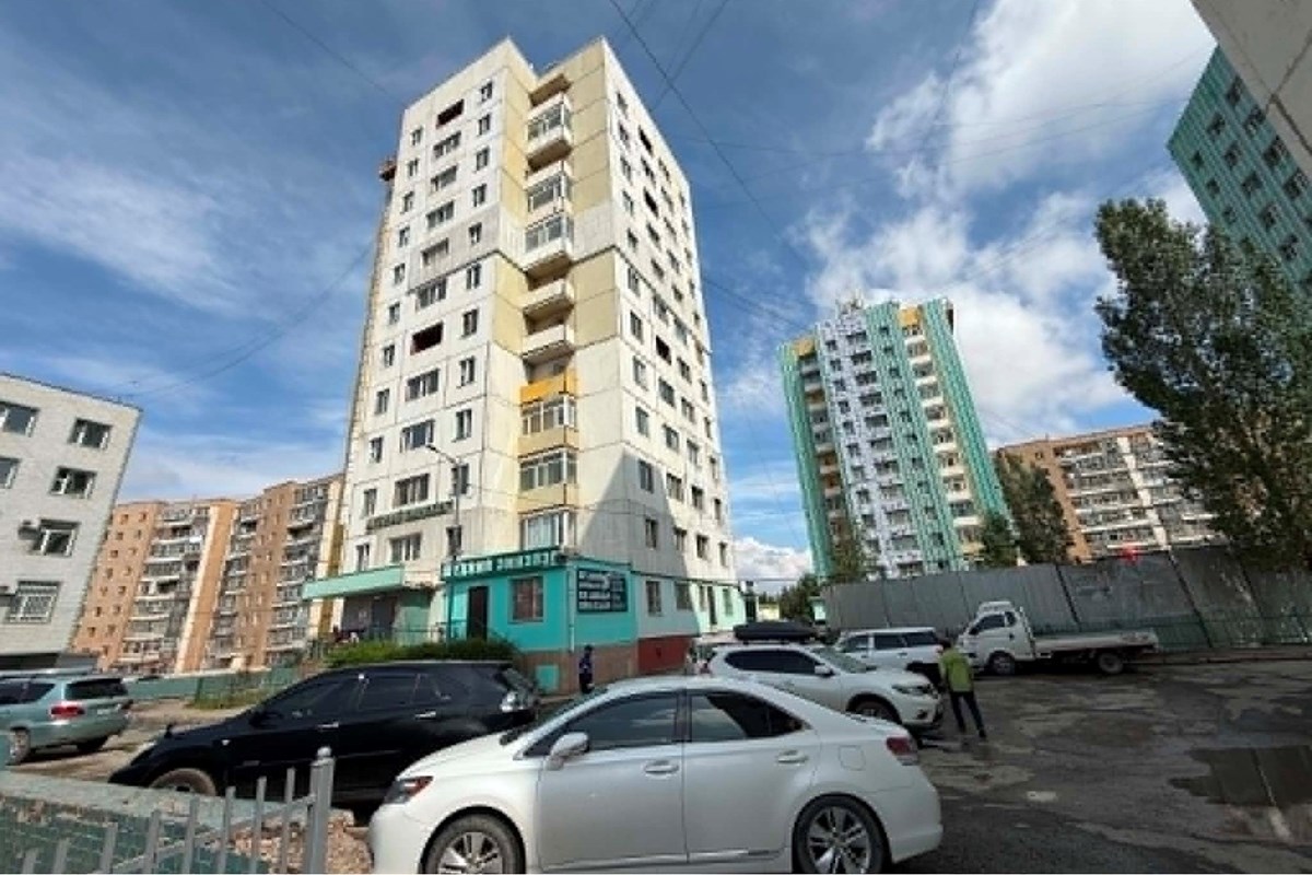 1 хороололд гал тогоо тусдаа 3 өрөө орон сууц худалдана.