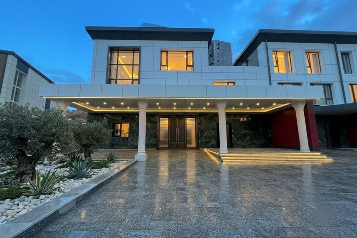 Discover Luxury at Zaisan Luxury House 409