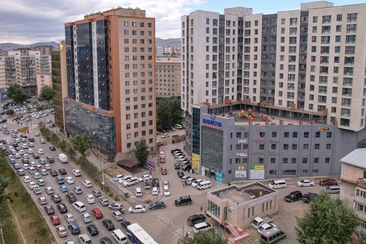 Зүүн 4 зам оффис, худалдаа үйлчилгээний талбай