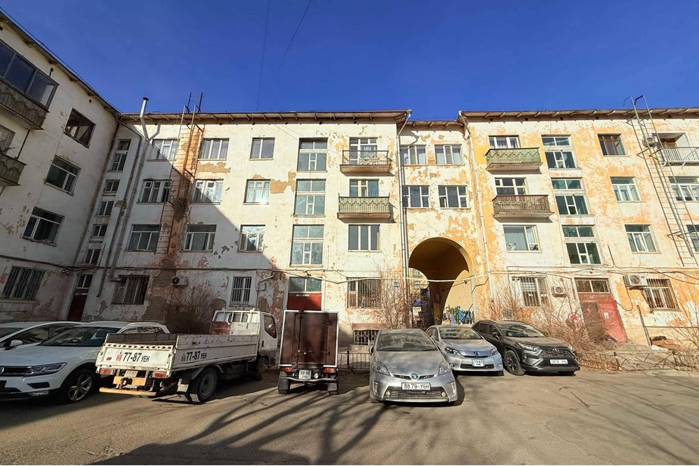 Хотын төвд 40 мянгатад 2 өрөө түрээслүүлнэ