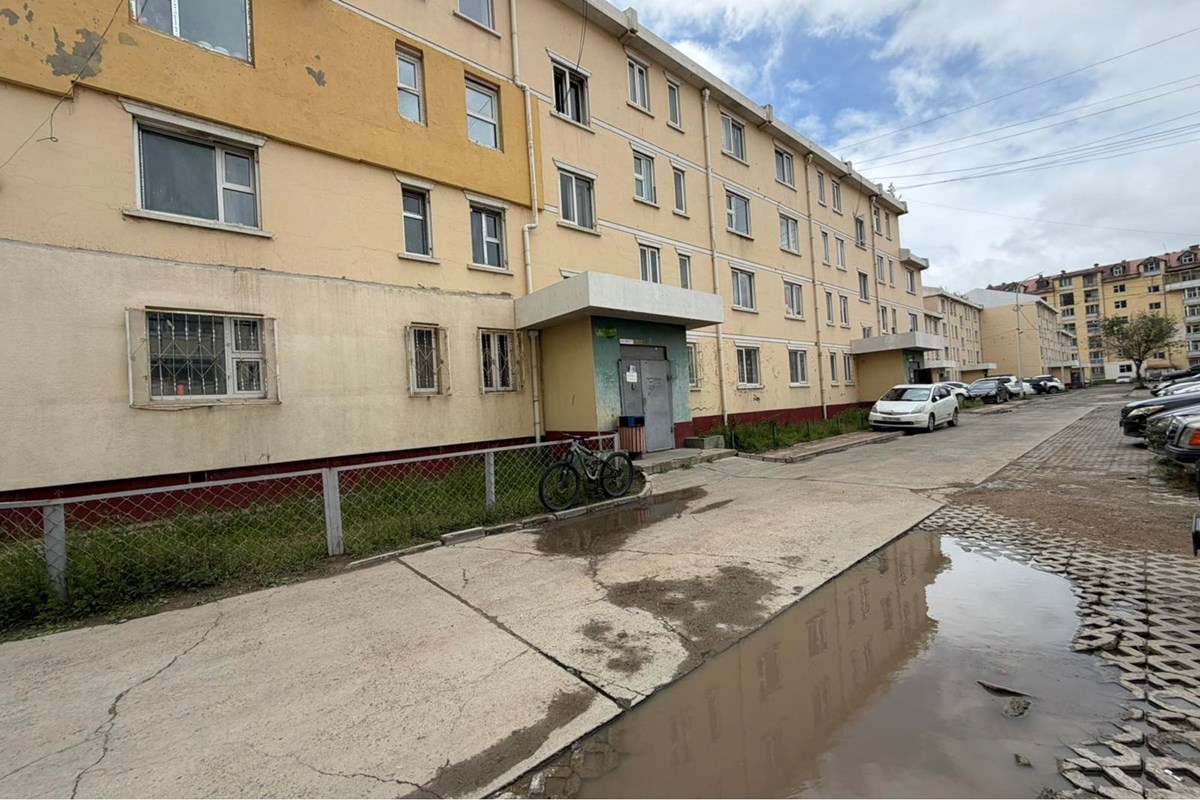Ахмадын хороололд 2 өрөө орон сууц худалдана