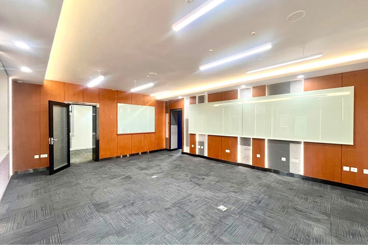 120m² office for rent — 2