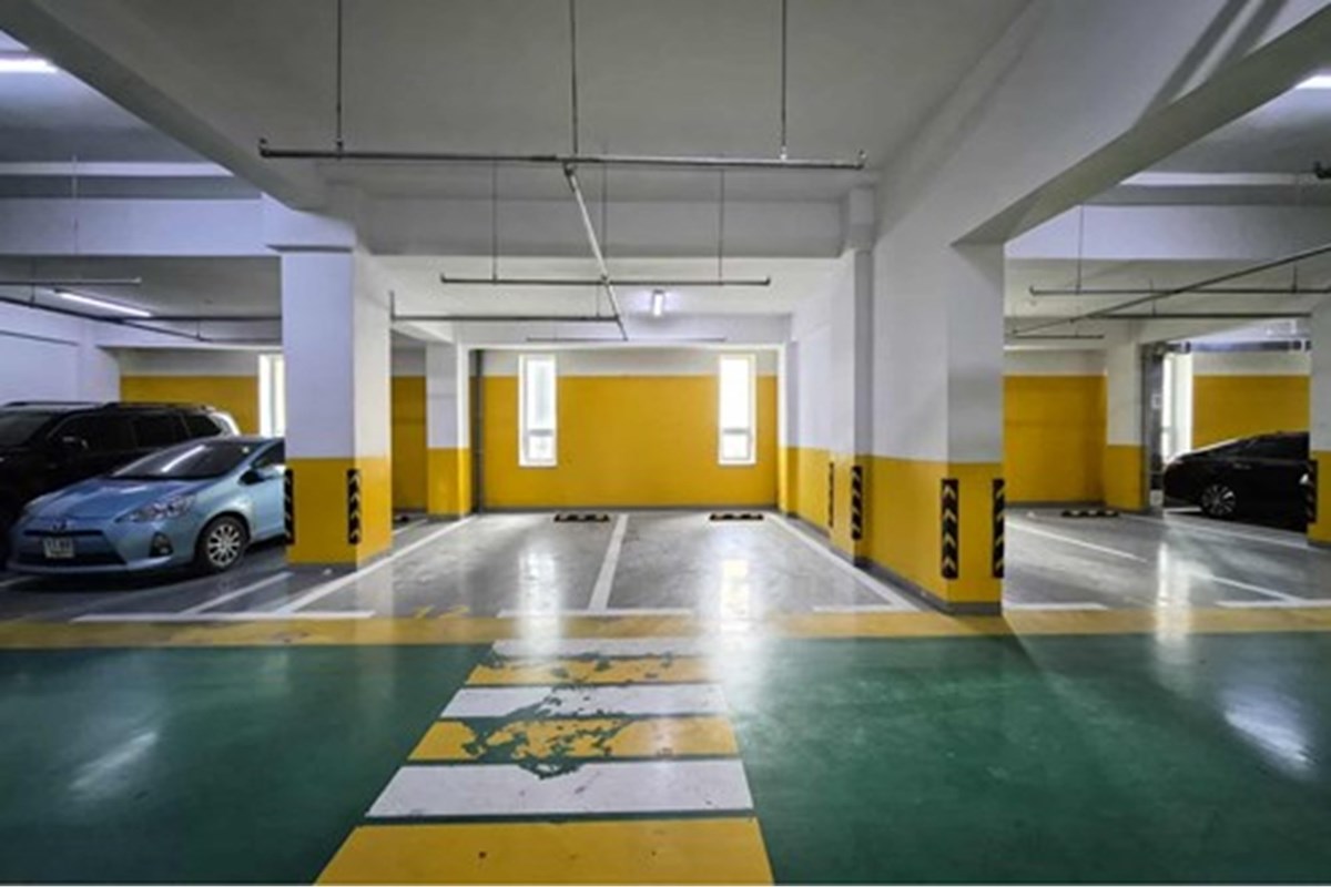 garage for rent — 8