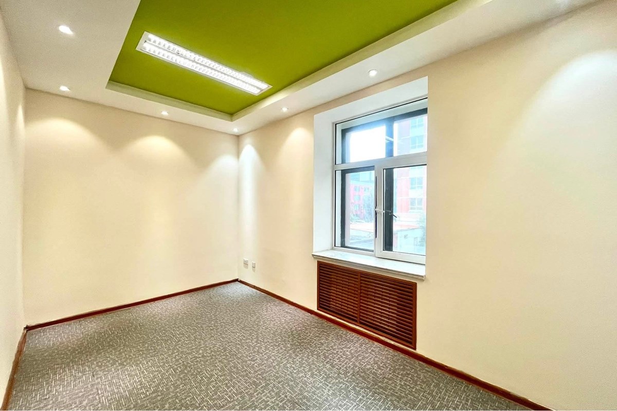 120m² office for rent — 8