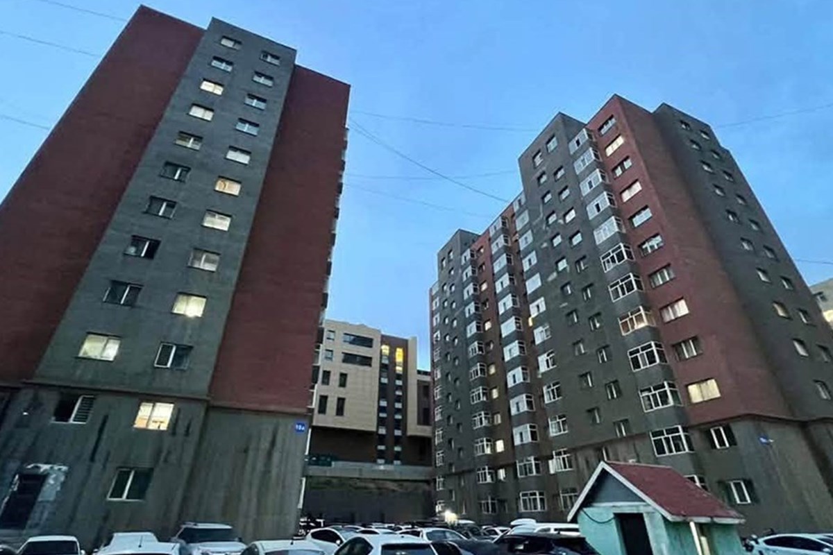 БГД, UB palace хойно 2 өрөө худалдана.