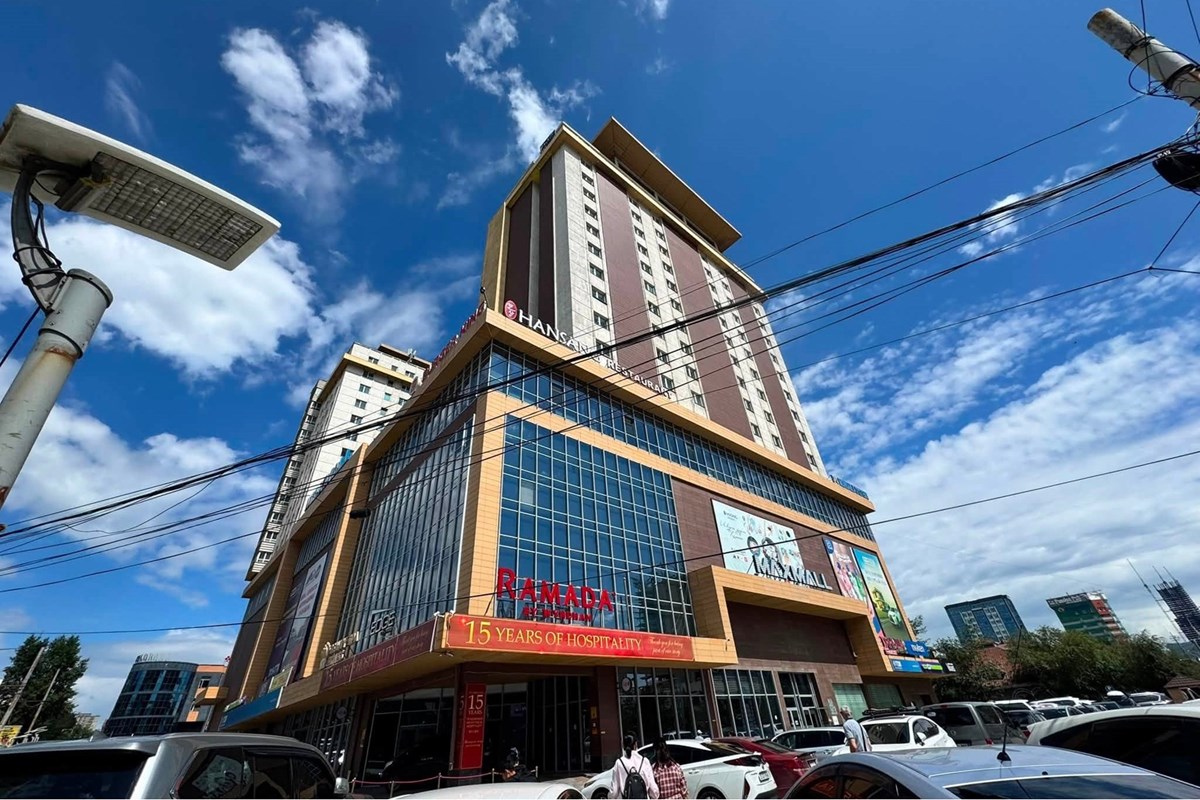 Баруун 4 зам Maxmall 2 өрөө байр түрээслүүлнэ