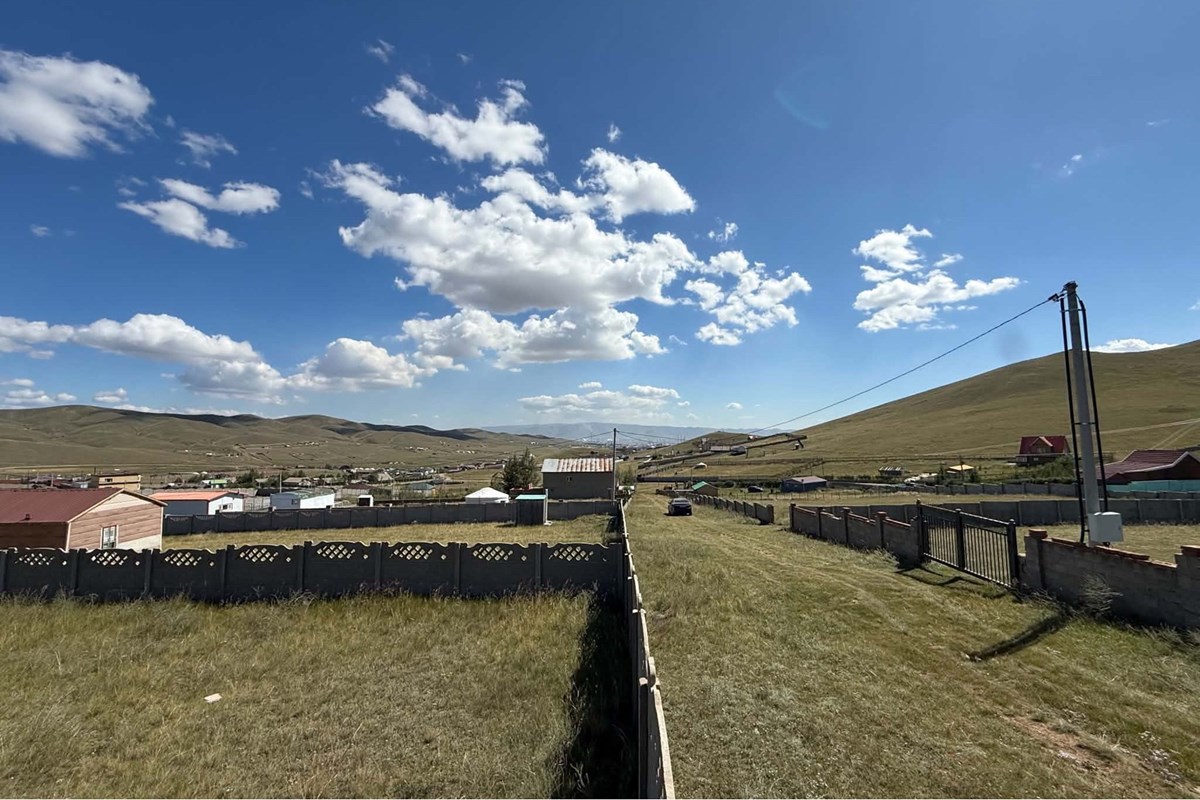 1200m² land for sale — 9