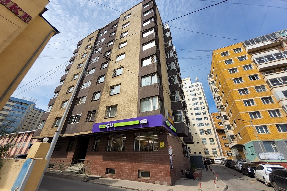 Од Кино Театрын баруун талд 3 өрөө байр