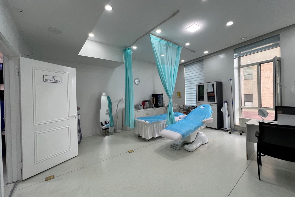 225.4m² retail space for rent — 12