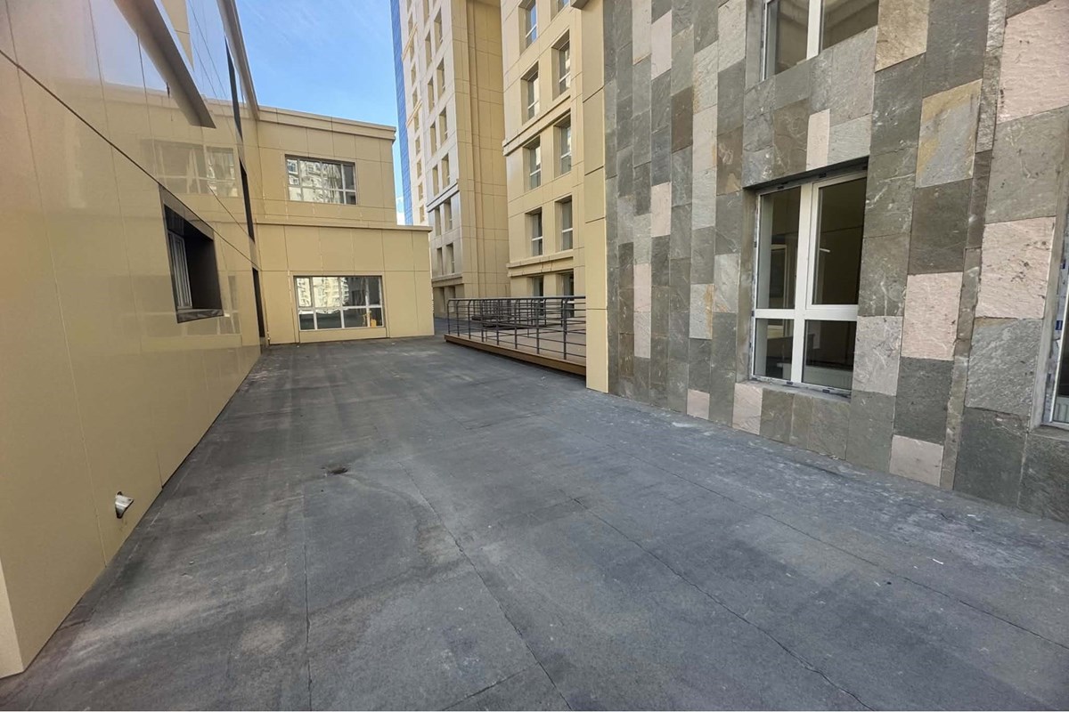176m² retail space for sale — 8