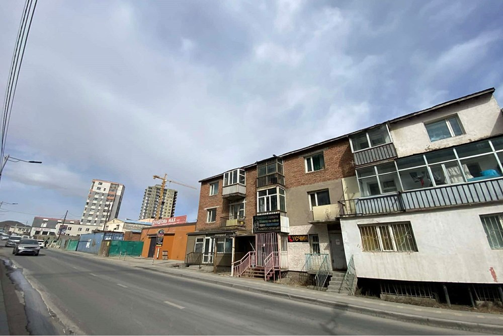 32мкв үйлчилгээний талбай зарна