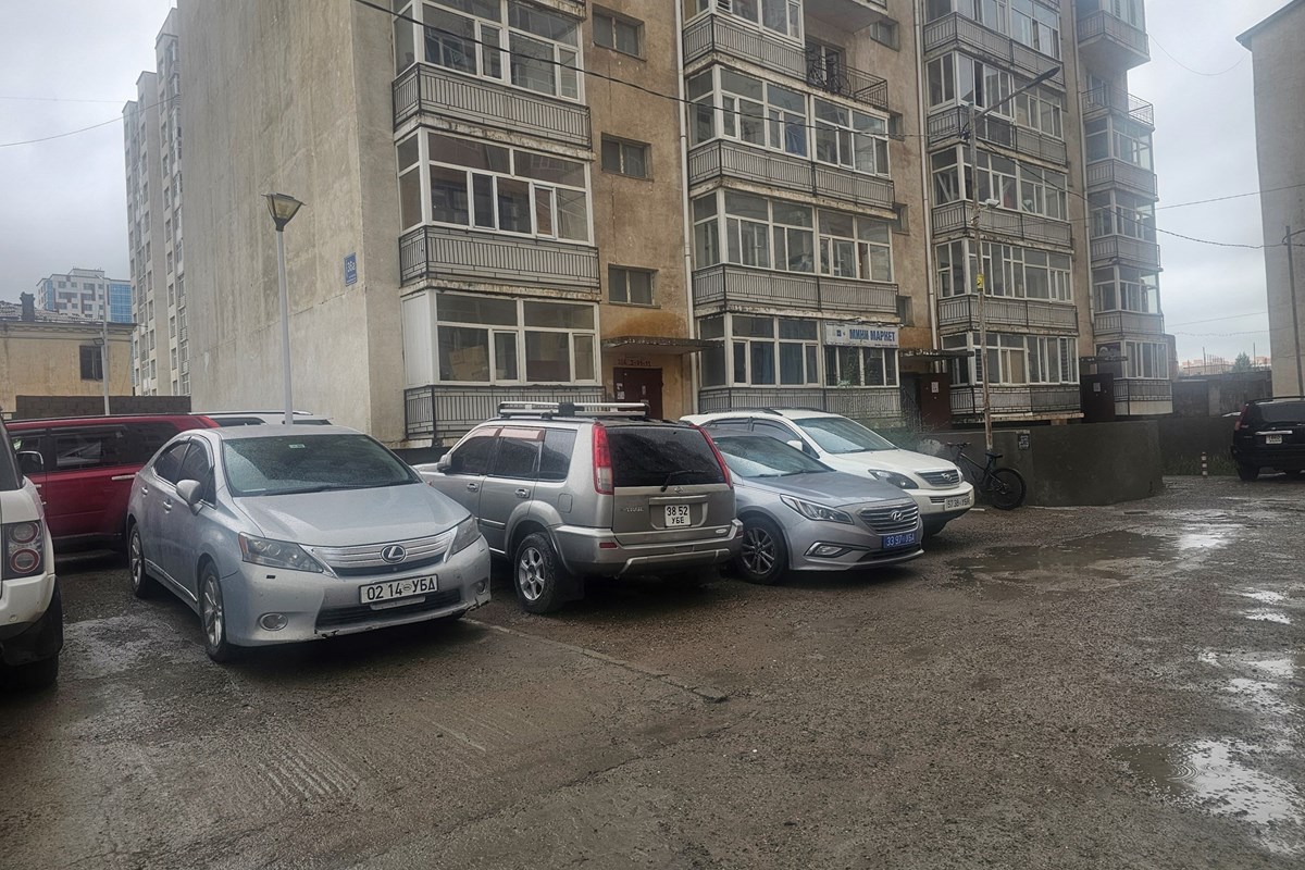 Офицерт 1 давхрын талбай, байр