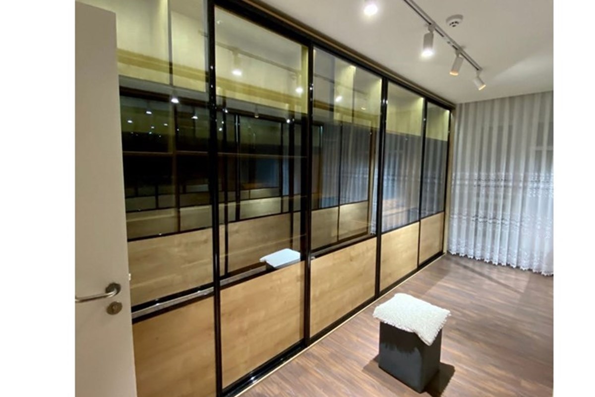 “One residence” хотхонд 4 өрөө түрээслүүлнэ.