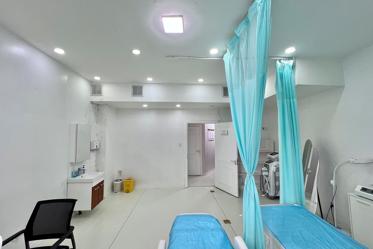 225.4m² retail space for rent — 11