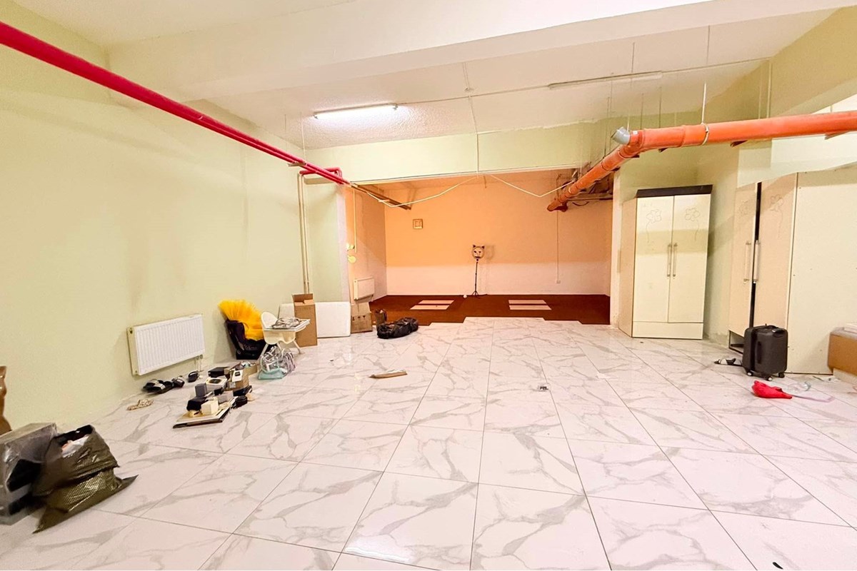 106.1m² retail space for sale — 4