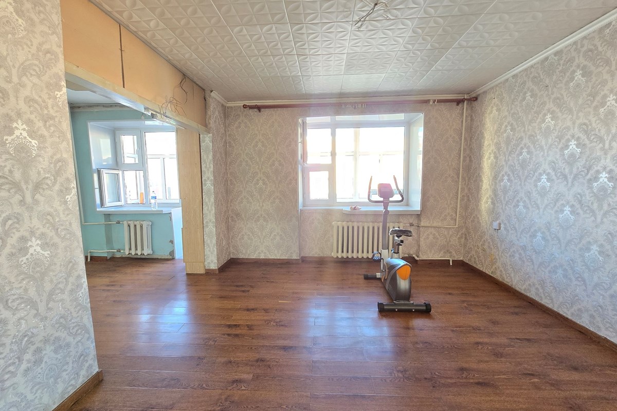 СБД 10 хороо 3 өрөө байр худалдана. — 9
