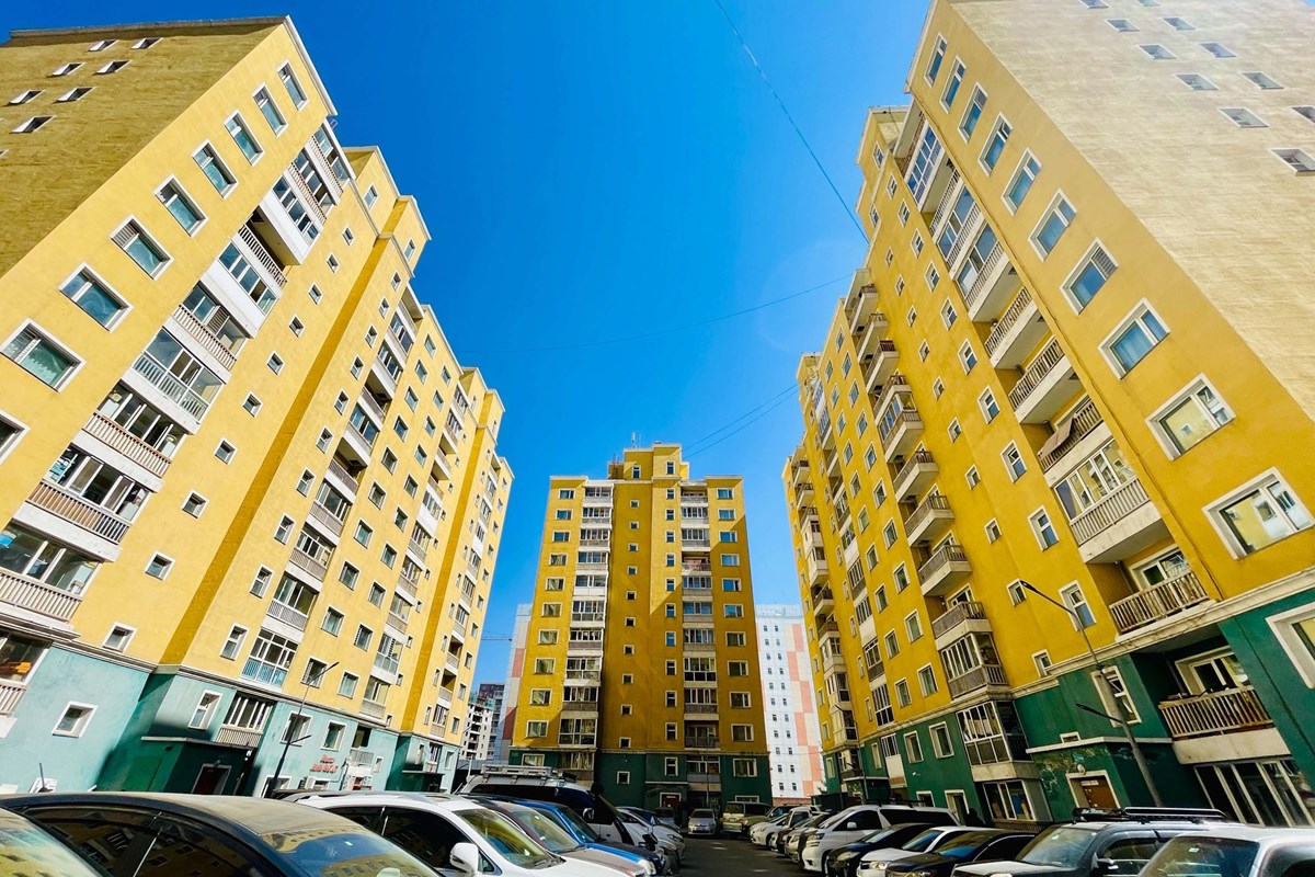 Хангай хотхонд 2 өрөө байр зарна