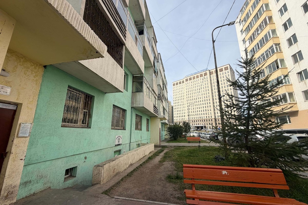 "Улаанбаатарын төвд 1 өрөө орон сууц зарна"
