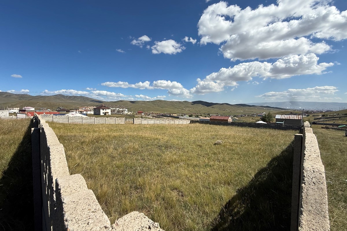 1200m² land for sale — 3