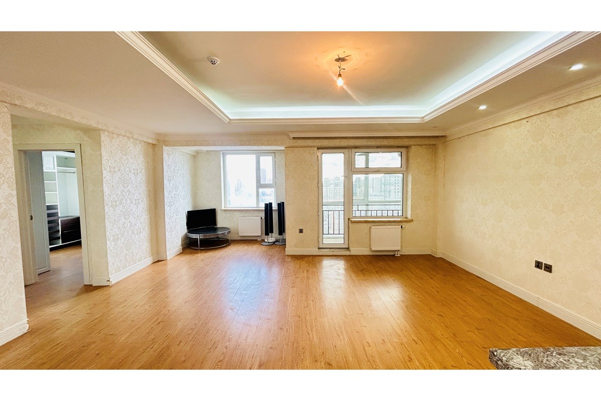 5-room apartment for sale — 5