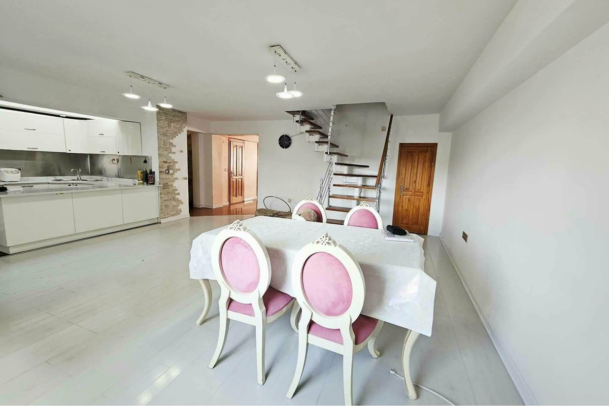 "Stunning 4-Bedroom Duplex in Vibrant Хан-Уул" — 2