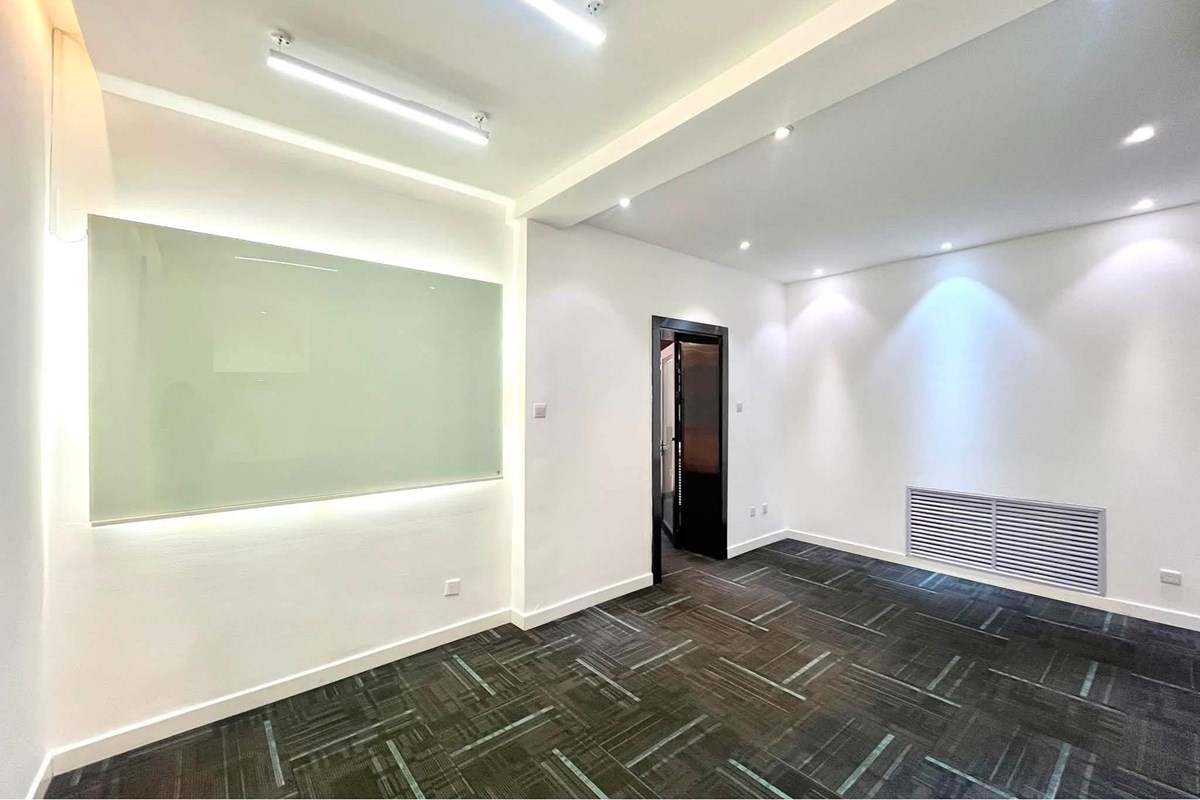 120m² office for rent — 7