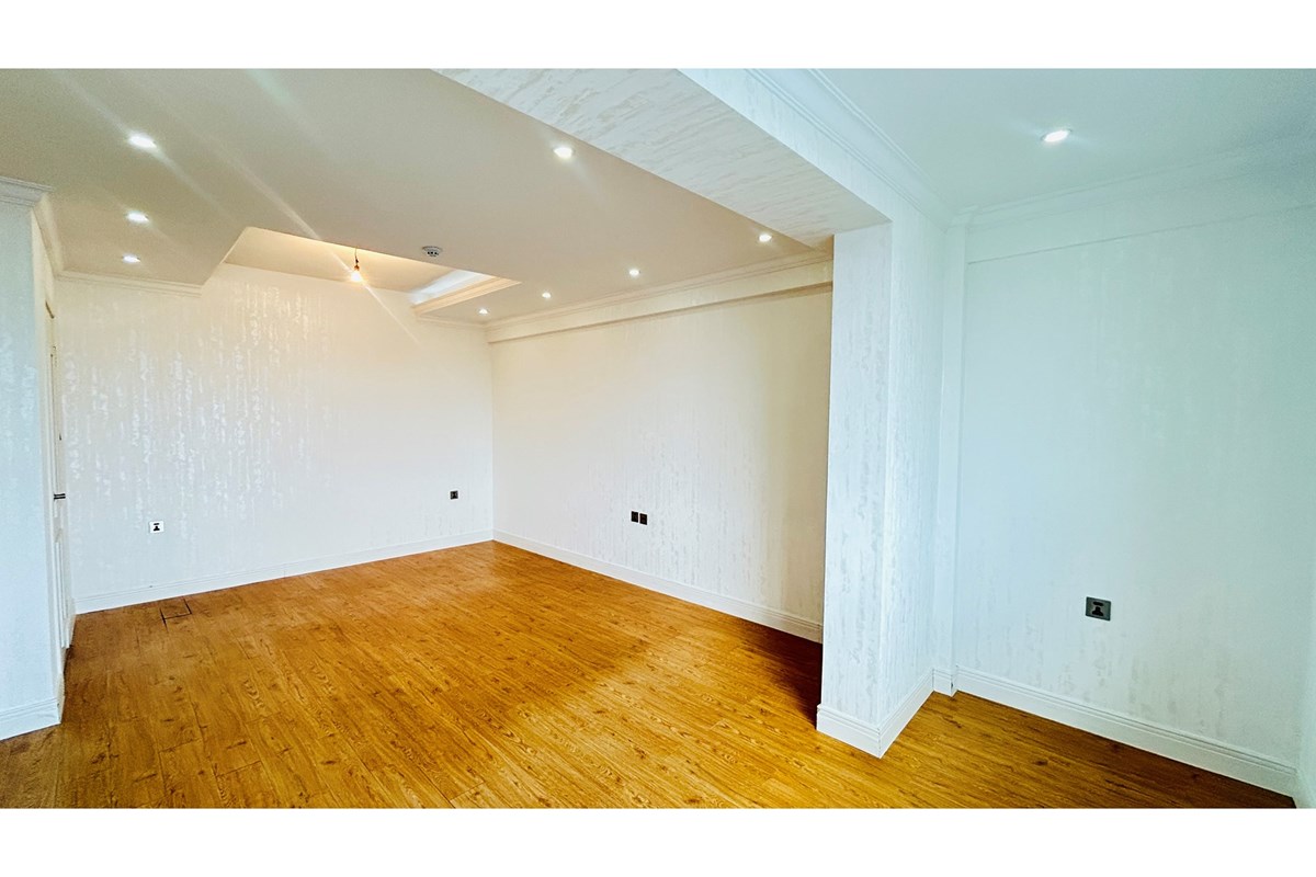 5-room apartment for sale — 6