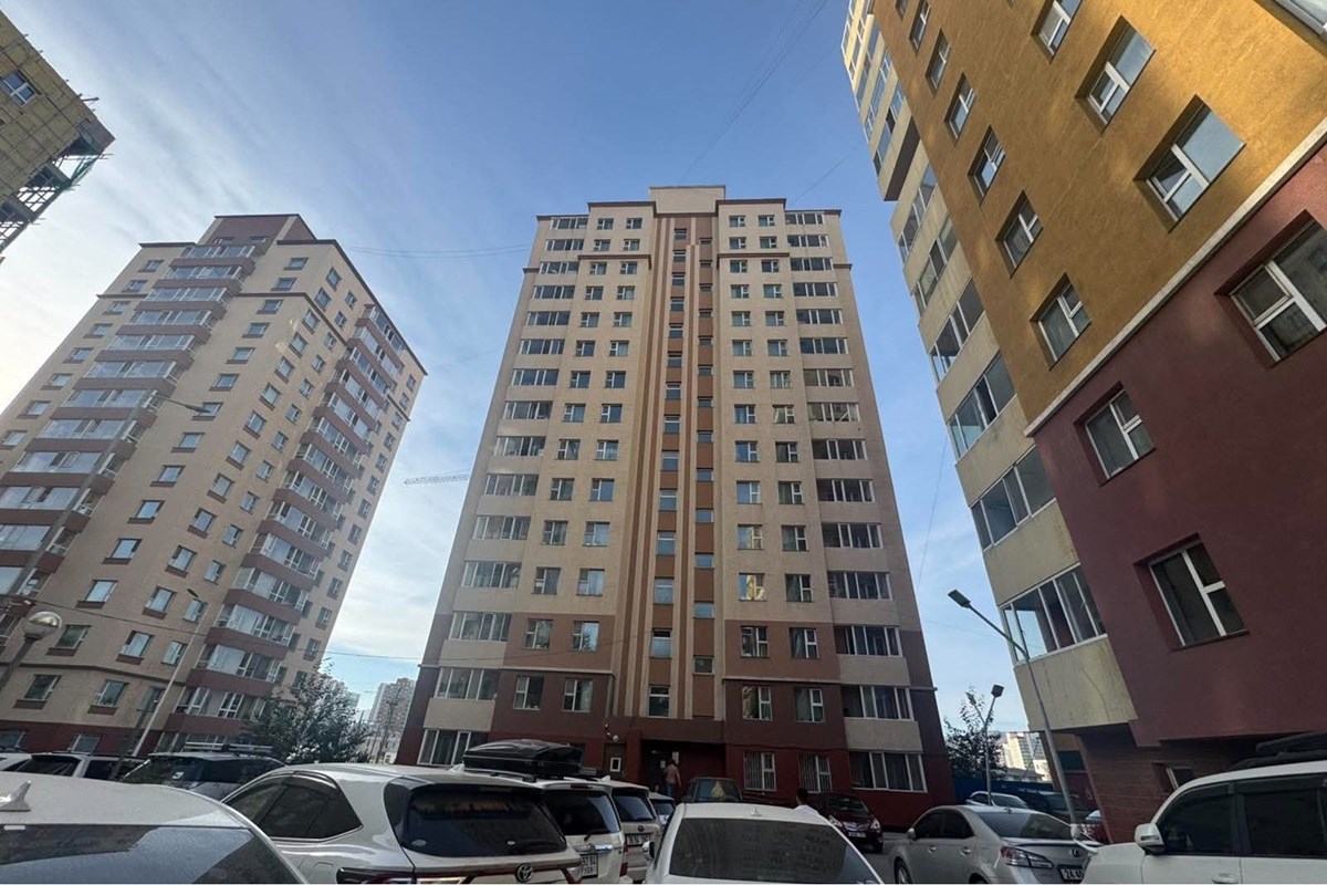 Улаанхуаран компорт хотхон 3 өрөө түрээс